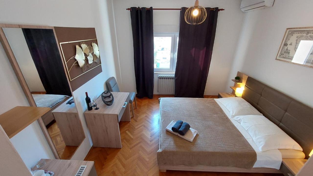 Villa Salvia Rooms And Apartments โรวีน ภายนอก รูปภาพ