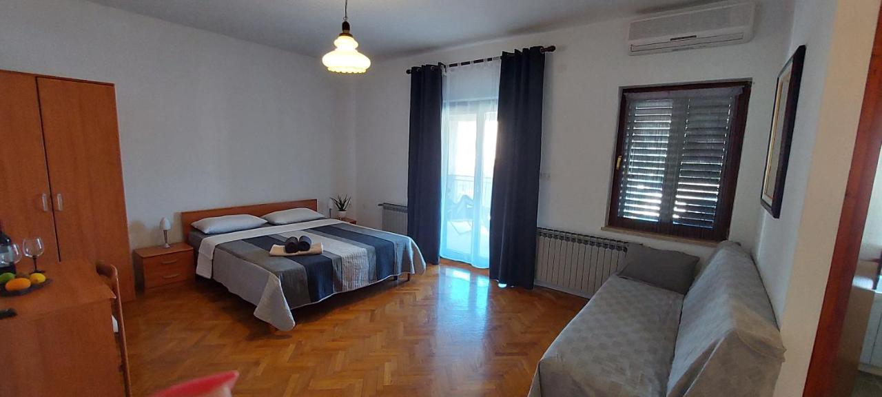 Villa Salvia Rooms And Apartments โรวีน ภายนอก รูปภาพ