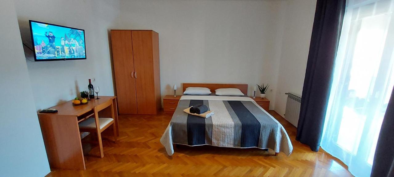 Villa Salvia Rooms And Apartments โรวีน ภายนอก รูปภาพ