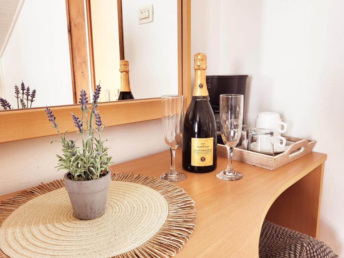Villa Salvia Rooms And Apartments โรวีน ภายนอก รูปภาพ
