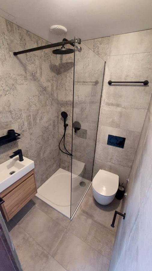 Villa Salvia Rooms And Apartments โรวีน ภายนอก รูปภาพ