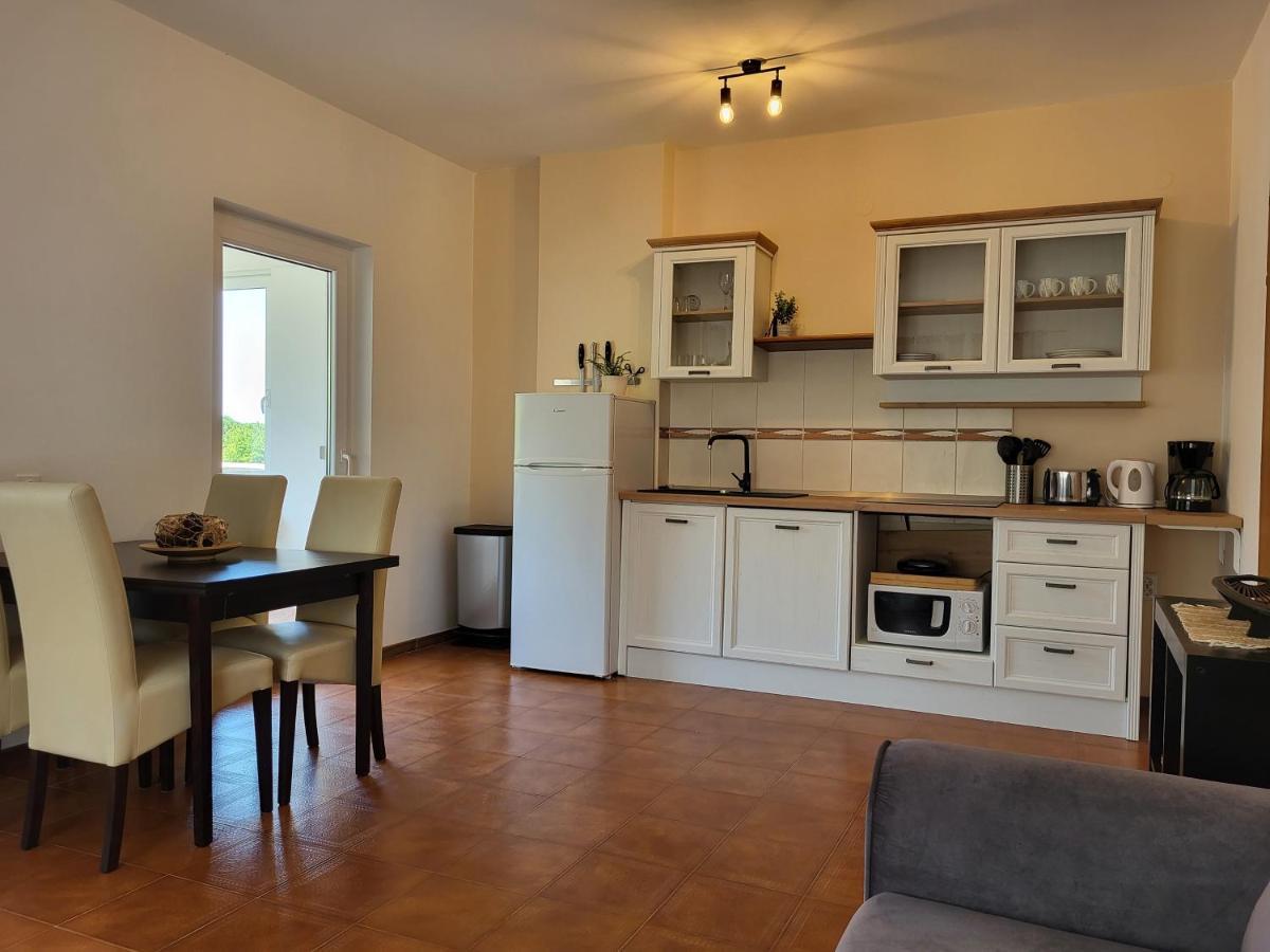 Villa Salvia Rooms And Apartments โรวีน ภายนอก รูปภาพ
