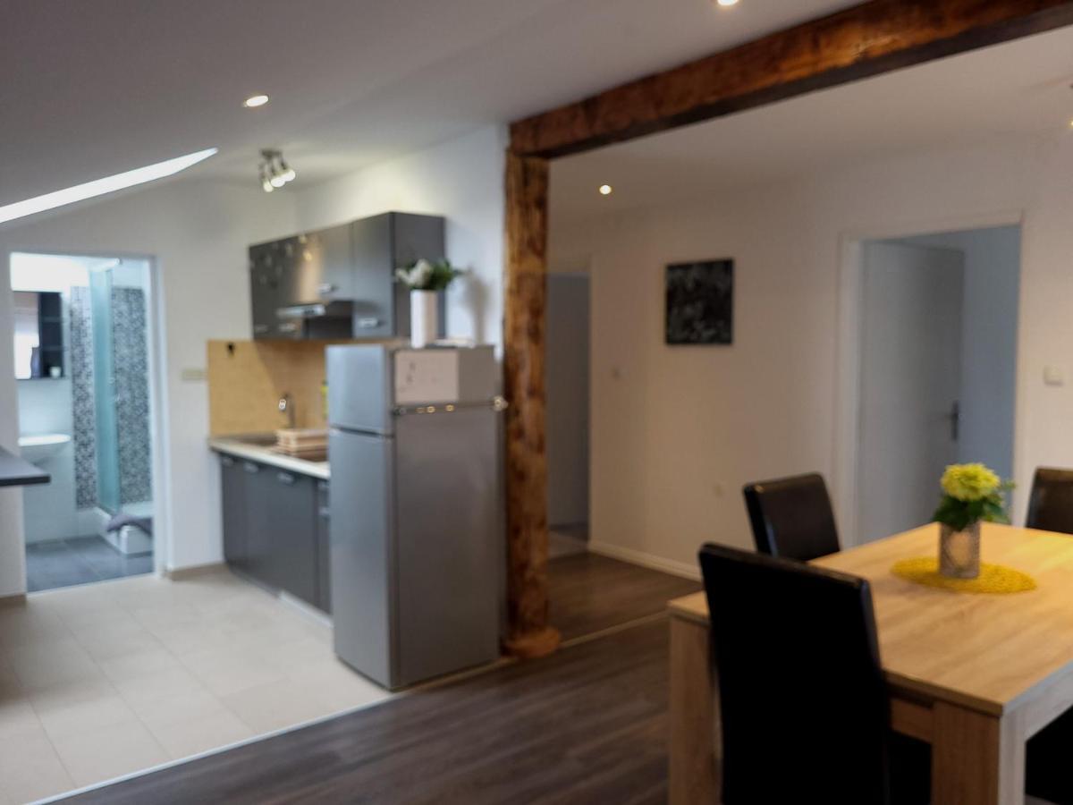 Villa Salvia Rooms And Apartments โรวีน ภายนอก รูปภาพ