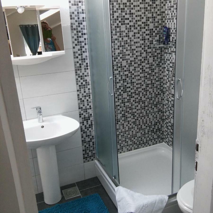 Villa Salvia Rooms And Apartments โรวีน ภายนอก รูปภาพ